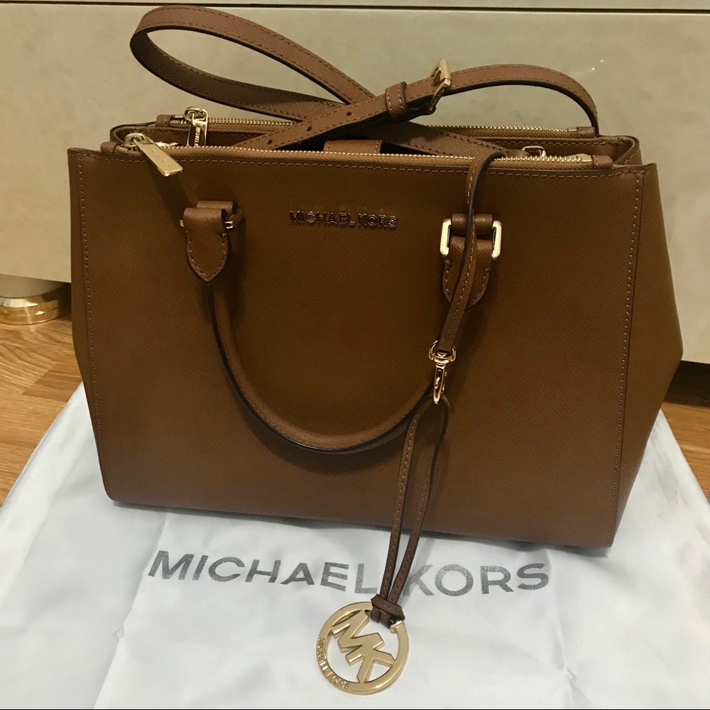 Michael Kors Medium tote handbag- Leather/Gold New
